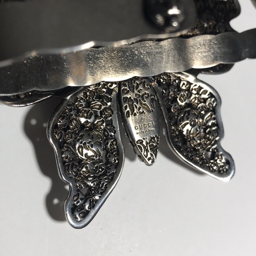 Authentic Gucci butterfly 🦋palm cuff crystals silver tone. Stunning. - Picture 6 of 10
